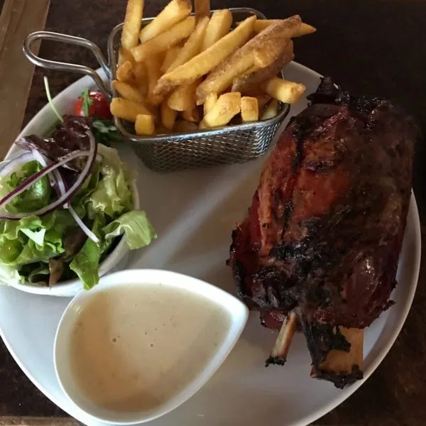 Jambonneau sauce Munster**